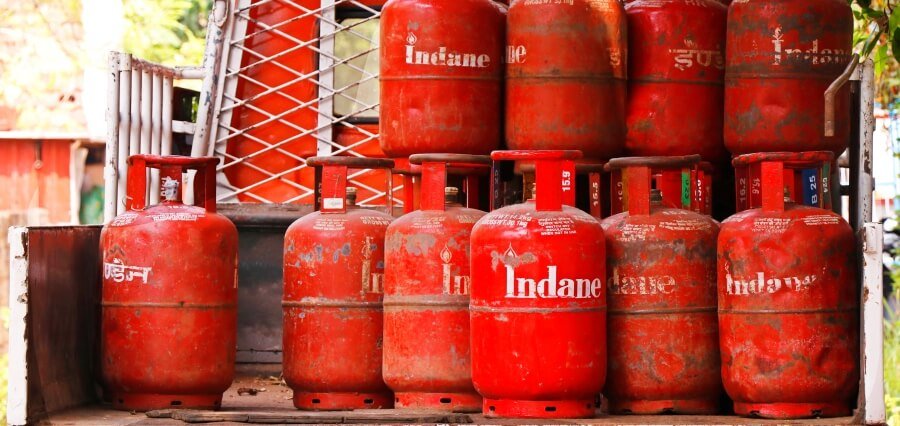 You are currently viewing LPG Price Update: Commercial Cylinder Rates Drop by ₹41 from April 1